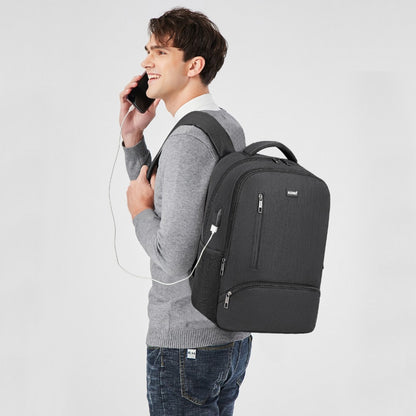 Kono E1978 black backpack – rear view