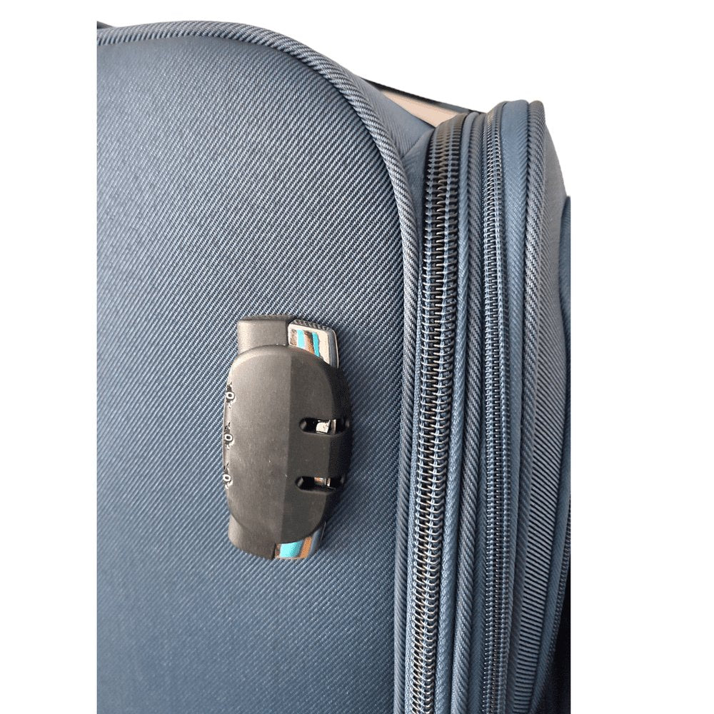 Eagle Capacity navy bag – wheel detail