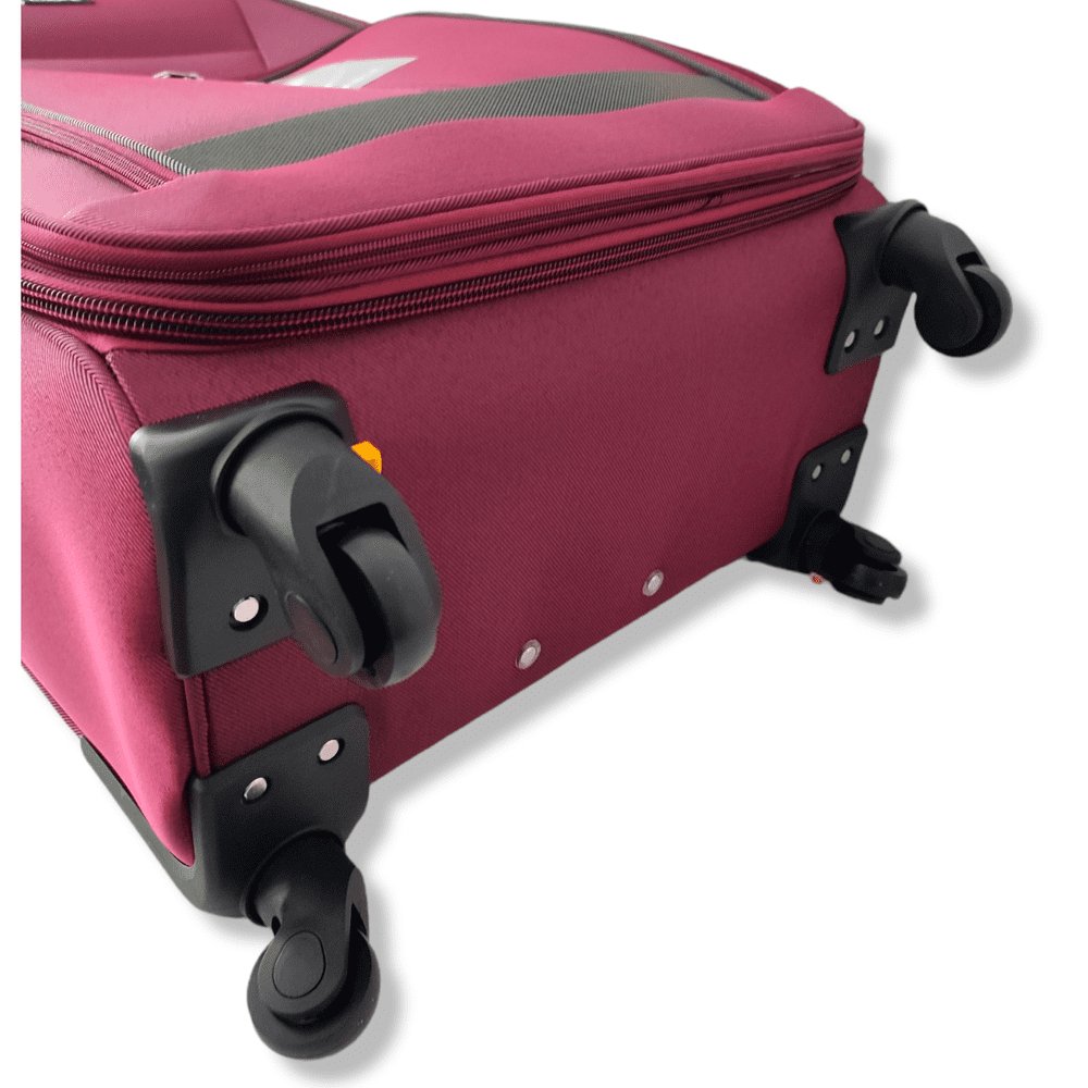 Eagle Capacity burgundy bag – wheel detail