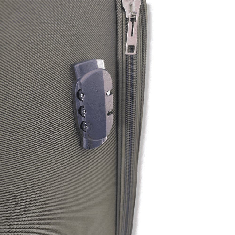 Eagle Capacity khaki bag – wheel detail